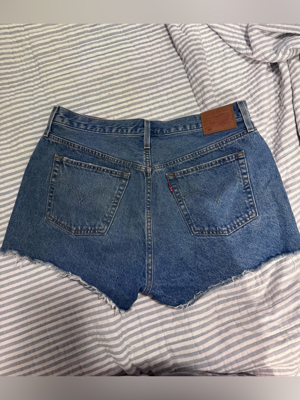 Levi's 501 Distressed Cutoff Denim Shorts - Picture 2 of 2